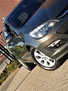 Opel Astra Sports Tourer - 1.6 CDTi Blitz / Nette Auto / Dealer Onderhouden / Nieuwe Apk