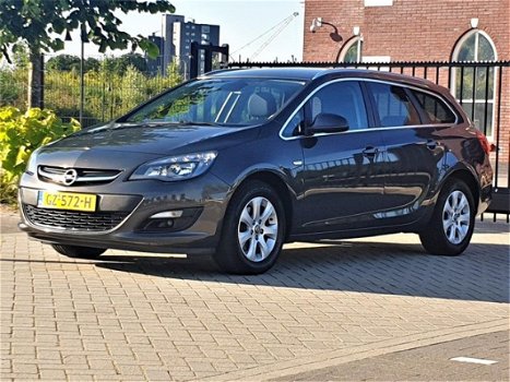 Opel Astra Sports Tourer - 1.6 CDTi Blitz / Nette Auto / Dealer Onderhouden / Nieuwe Apk - 1