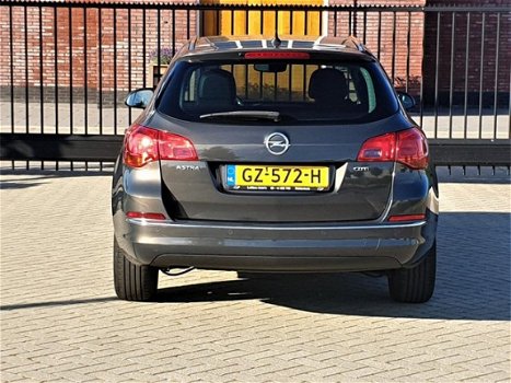 Opel Astra Sports Tourer - 1.6 CDTi Blitz / Nette Auto / Dealer Onderhouden / Nieuwe Apk - 1