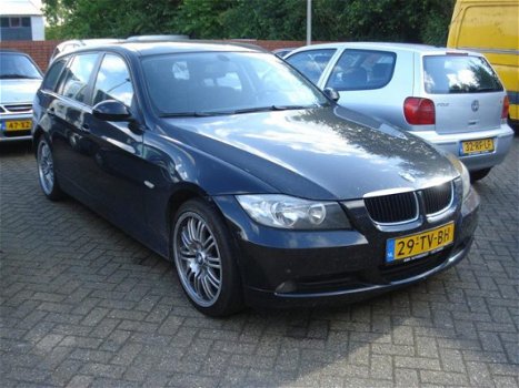 BMW 3-serie Touring - 318d E91 - 1