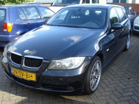 BMW 3-serie Touring - 318d E91 - 1