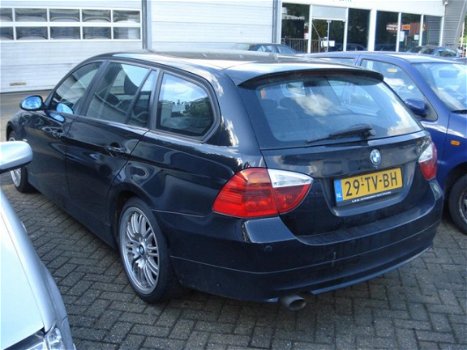 BMW 3-serie Touring - 318d E91 - 1