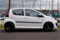 Peugeot 107 - 1.0 Active zwarte wielen sidebars 2014 led - 1 - Thumbnail