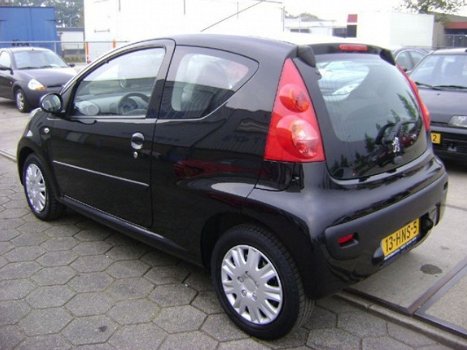 Peugeot 107 - 1.0-12V XS - 1