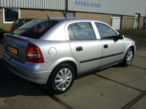 Opel Astra - 1.6 Club - 1