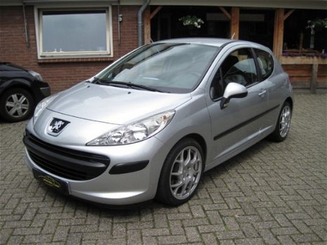 Peugeot 207 - 17 Inch sportvelgen / dubbel uitlaat / Airco / - 1