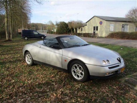 Alfa Romeo Spider - 2.0-16V T.Spark - 1