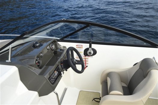 Bayliner VR5 Cuddy Outboard - 8