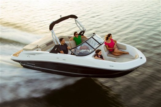 Bayliner VR5 Inboard - 1