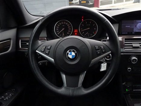 BMW 5-serie - 523i Executive Automaat | Navi | Leder | Bi-Xenon - 1