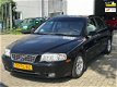 Volvo S80 - 2.4 Momentum Bj: 2004 Aut. Leder Airco Cruise contr. N.a.p. Opendak - 1 - Thumbnail