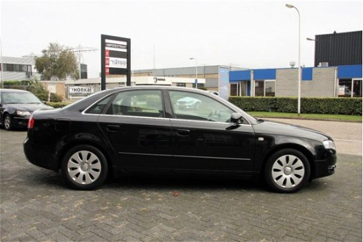 Audi A4 - 2.0 Advance airco/leder/navi/autm/cruis/PDC - 1