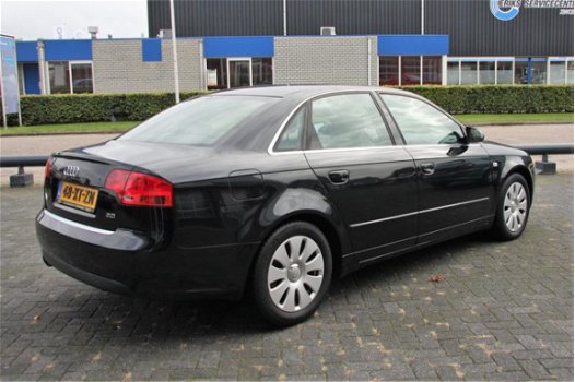 Audi A4 - 2.0 Advance airco/leder/navi/autm/cruis/PDC - 1