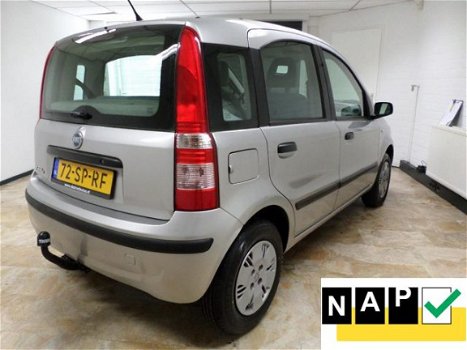 Fiat Panda - 1.1 Young ZONDAG ' s open van 12-tot 17 uur - 1