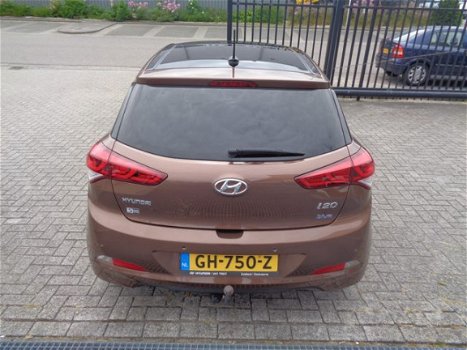 Hyundai i20 - 1.2 HP i-Motion Premium, Cruise, Panoramadak, Bluetooth, Parkeersensoren voor & achter - 1