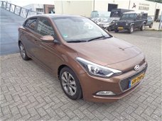 Hyundai i20 - 1.2 HP i-Motion Premium, Cruise, Panoramadak, Bluetooth, Parkeersensoren voor & achter