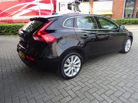 Volvo V40 - 1.6 D2 Leer Pandak Navi - 1