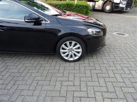 Volvo V40 - 1.6 D2 Leer Pandak Navi - 1