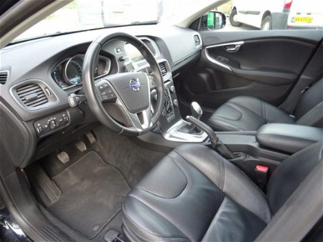 Volvo V40 - 1.6 D2 Leer Pandak Navi - 1