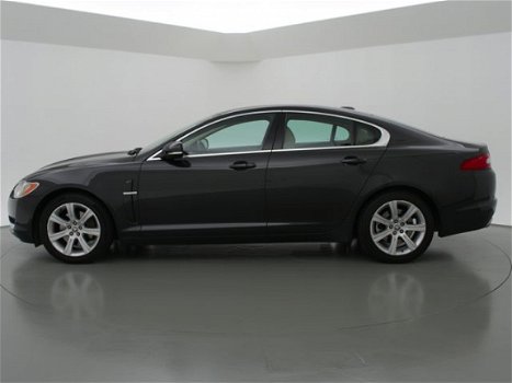 Jaguar XF - 3.0D V6 AUT. LUXURY + LEDER / CAMERA / NAVIGATIE - 1