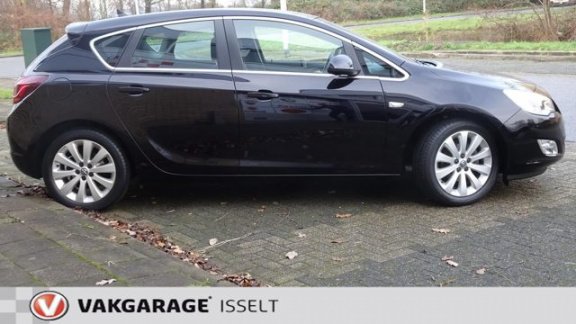 Opel Astra - 1.6 Cosmo |NL auto|Half leder|LM velgen|Nette auto - 1