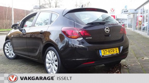 Opel Astra - 1.6 Cosmo |NL auto|Half leder|LM velgen|Nette auto - 1