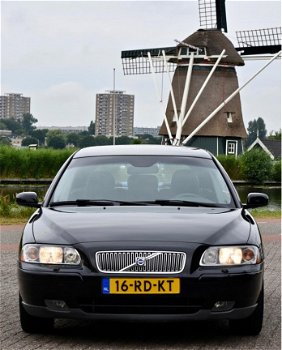 Volvo V70 - 2.4 Momentum Dealer auto, airco, leder - 1