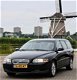 Volvo V70 - 2.4 Momentum Dealer auto, airco, leder - 1 - Thumbnail