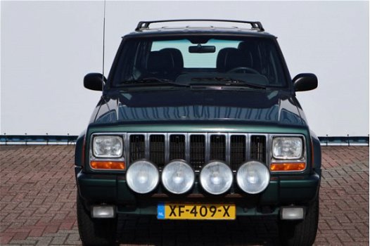 Jeep Cherokee - 4.0i 184pk 4X4 AUTOMAAT, Limited uitv., Leder, Airco, Cruise, Stoelverwarming, 16