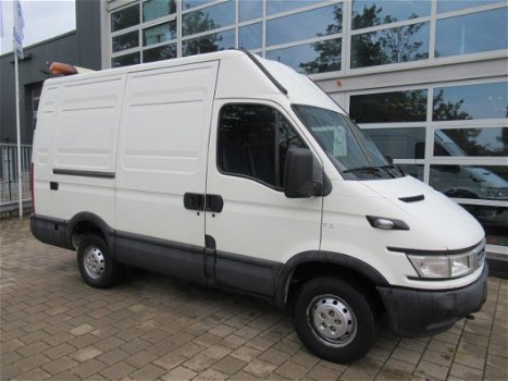 Iveco Daily - 35S12V Euro 3 + Interpump 20L/min HD Unit - 1