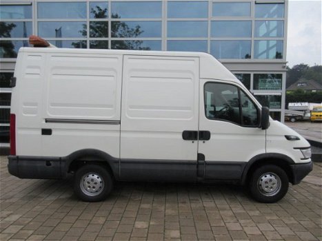 Iveco Daily - 35S12V Euro 3 + Interpump 20L/min HD Unit - 1