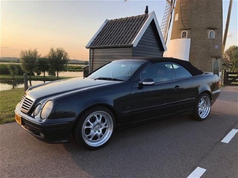 Mercedes-Benz CLK-klasse Cabrio - 200 K. Avantgarde 18'' sportvelgen - 1