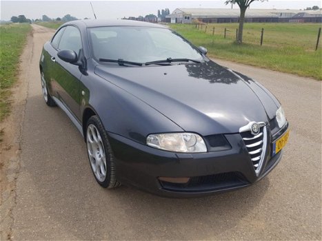 Alfa Romeo GT - 2.0 JTS Distinctive Designo Bertone - 1