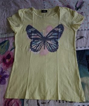 ### Mooi shirtje met vlinder.(158/164)### - 1