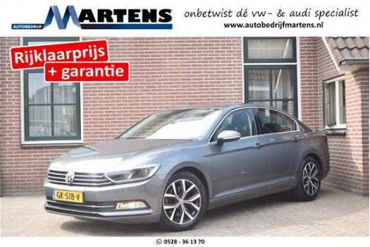 Volkswagen Passat - 2.0 TDI 150pk H6 Comfortline Executive Ecc Pdc Trekhaak Navigatie - 1