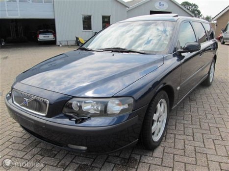 Volvo V70 - 2.4 Comfort Line, YOUNGTIMER 41641 Km, zeer goed - 1