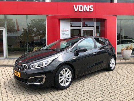 Kia Cee'd - 1.6 GDI ComfortPlusLine Navigator 135PK Eerste eigenaar Lease vnaf € 190, - pm Info Marl - 1