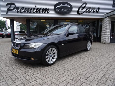 BMW 3-serie Touring - 318i High Executive, M-uitvoering, Leer, NAV groot, Trekh, Xenon, Carbonzwart - 1