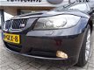 BMW 3-serie Touring - 318i High Executive, M-uitvoering, Leer, NAV groot, Trekh, Xenon, Carbonzwart - 1 - Thumbnail