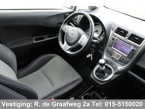 Toyota Verso S - 1.3 VVT-i Dynamic Pack | Navigatie | Panoramadak | Parkeerhulpcamera | Bluetooth - 1