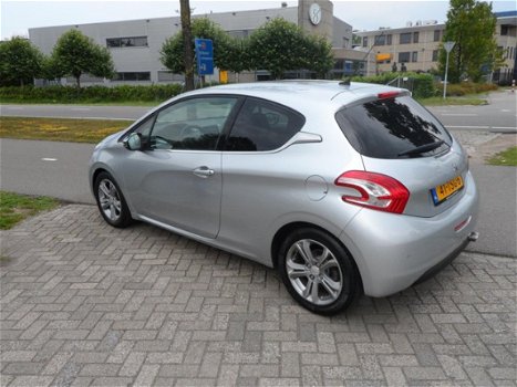 Peugeot 208 - 1.6 VTi Allure - 1