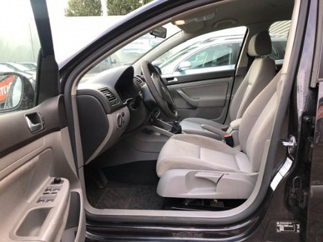 Volkswagen Golf - 2.0 TDI Optive 5-deurs Navigatie airco lm-velgen elektrische ramen+spiegels Apk 28 - 1