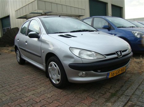 Peugeot 206 - 1.4 Gentry - 1