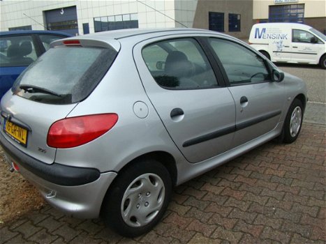 Peugeot 206 - 1.4 Gentry - 1