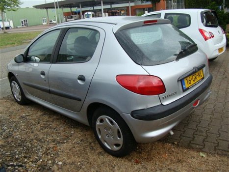 Peugeot 206 - 1.4 Gentry - 1