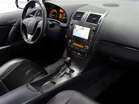Toyota Avensis - 2.0 VVTi Executive Business Automaat | Leder | Navigatie | Trekhaak 1.800kg - 1