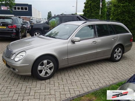 Mercedes-Benz E-klasse Combi - E220 2004 Youngtimer 6-bak - 1