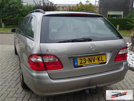 Mercedes-Benz E-klasse Combi - E220 2004 Youngtimer 6-bak - 1