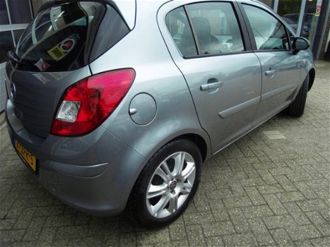 Opel Corsa - 1.2-16V Cosmo automaat - 1