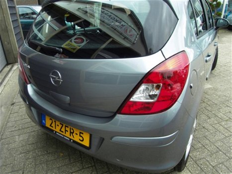 Opel Corsa - 1.2-16V Cosmo automaat - 1